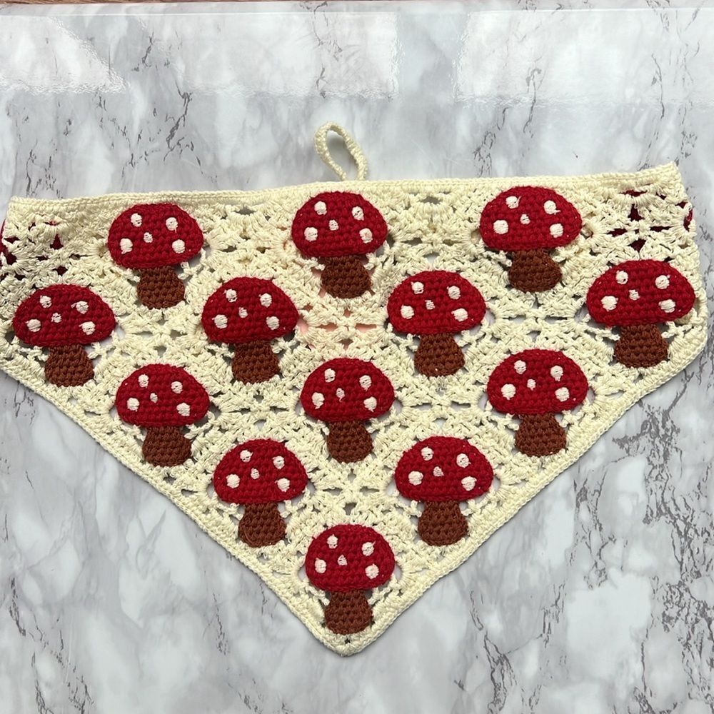 Crochet bandana with a mushroom pattern - Picture 3 of 6